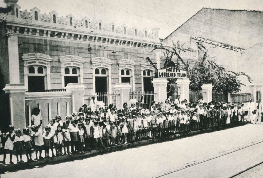 Foto histórica do primeiro dia de aula do Instituto Lourenço Filho em 7 de fevereiro de 1938.